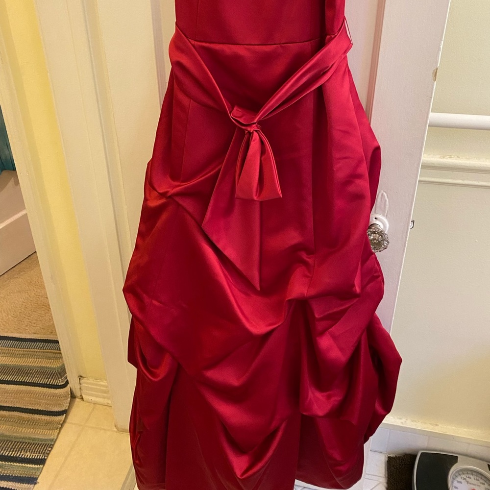 David’s Bridal strapless gown - Picture 8 of 10